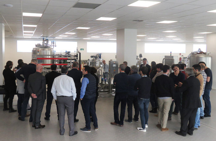 sesion-en-la-planta-piloto-equipos-cip